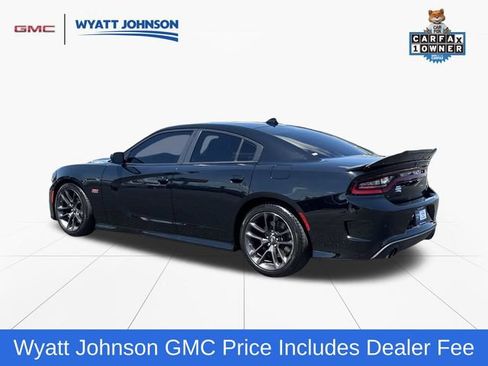 Used 2022 Dodge Charger Scat Pack w/ Navigation & Travel Group RWD image 3