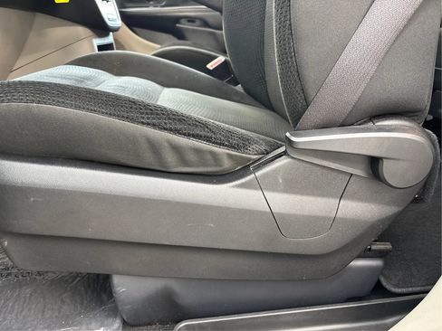 Used 2019 Dodge Grand Caravan SE FWD image 24