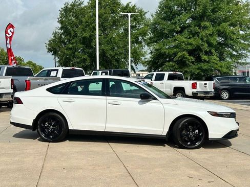 Used 2025 Honda Accord SE image 5