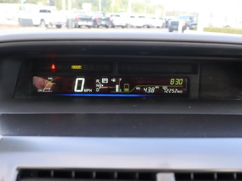 Used 2014 Toyota Prius V Three FWD image 23