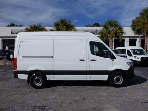 Used 2025 Mercedes-Benz Sprinter 2500 image 1