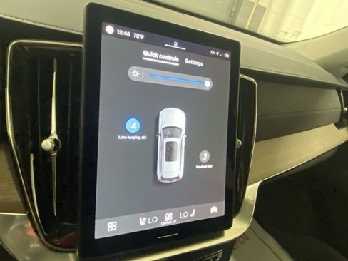 Certified 2025 Volvo XC90 B6 Plus image 22