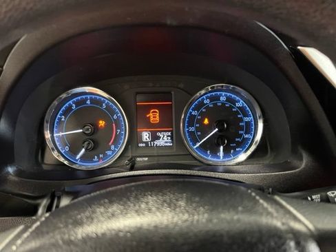 Used 2017 Toyota Corolla LE w/ Carpet Mat Package (TMS) FWD image 27