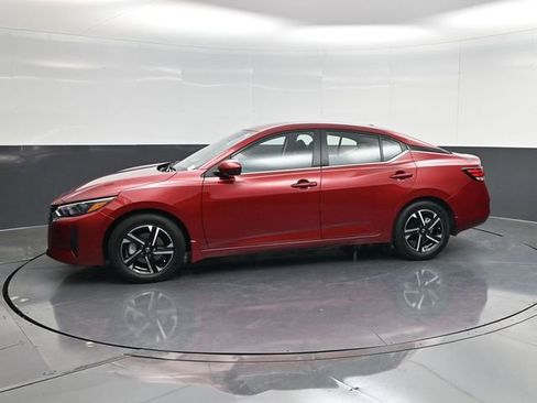 Used 2025 Nissan Sentra SV image 6