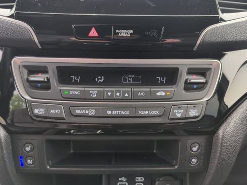 Used 2024 Honda Passport Black Edition image 23