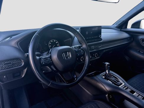 Certified 2025 Honda HR-V Sport image 9
