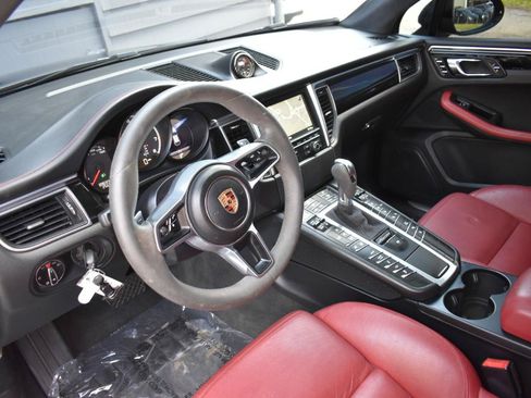 Used 2016 Porsche Macan Turbo AWD/4WD image 10