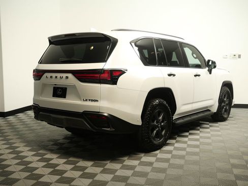 Certified 2025 Lexus LX 700h Overtrail AWD/4WD image 8