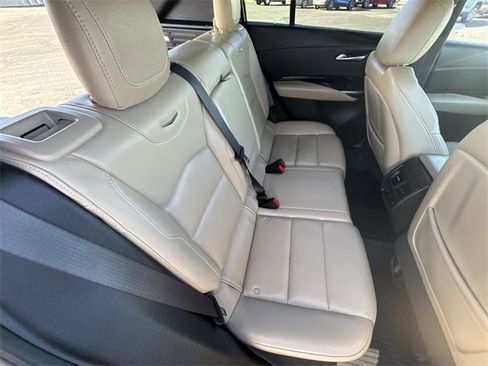 Used 2024 Cadillac XT4 Luxury image 28