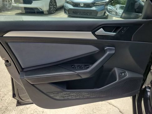 Used 2026 Volkswagen Jetta SE FWD image 12