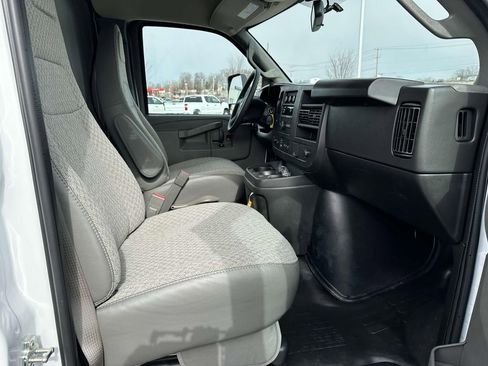 New 2024 Chevrolet Express 4500 w/ Power Convenience Package RWD image 11