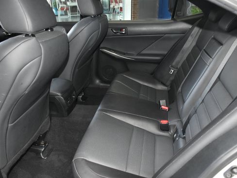 Used 2016 Lexus IS 300 F Sport image 25