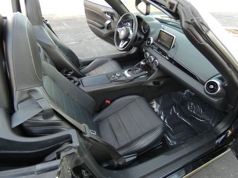 Used 2017 FIAT 124 Spider Lusso image 21