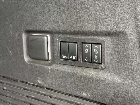 Certified 2022 GMC Yukon XL Denali image 10