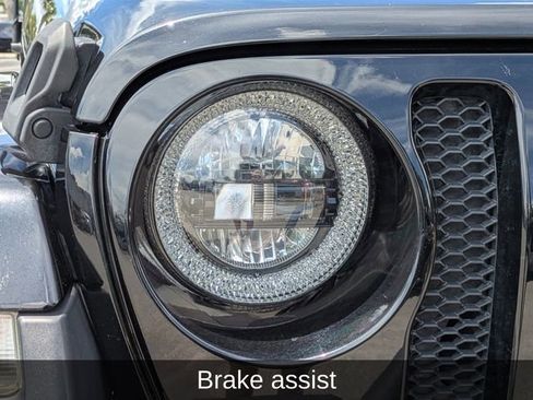 Used 2021 Jeep Wrangler Unlimited Sahara w/ Uconnect 4C Nav & Sound Group AWD/4WD image 10