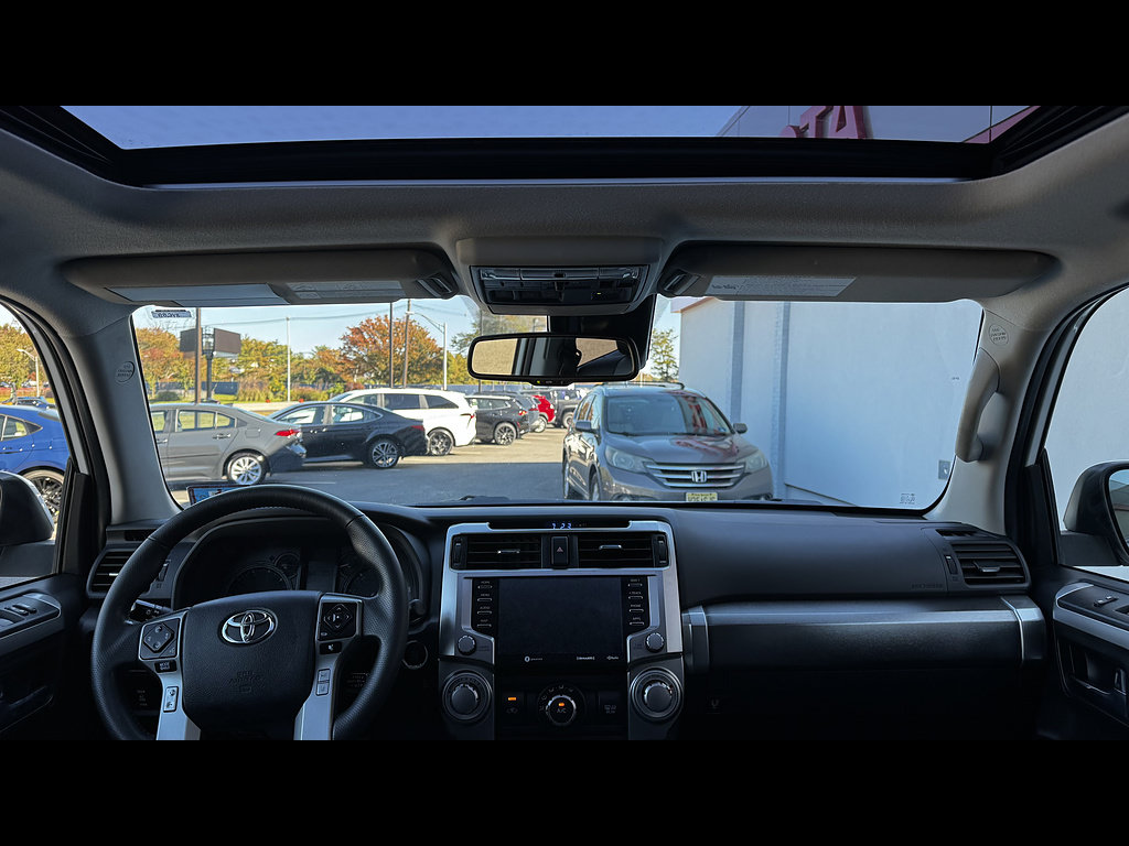 Certified 2020 Toyota 4Runner SR5 Premium w/ Moonroof Package AWD/4WD image 35