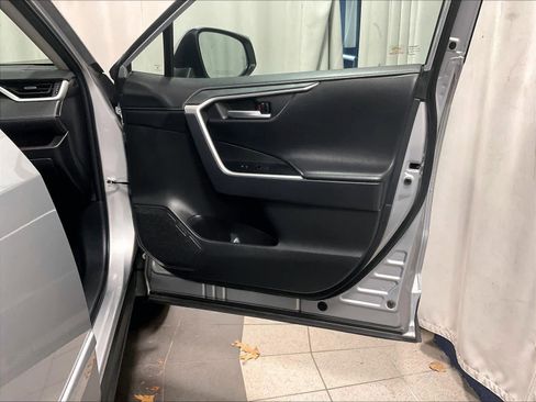 Used 2024 Toyota RAV4 Limited image 12