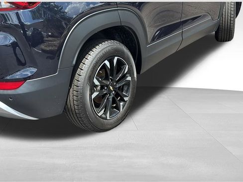 Used 2021 Chevrolet TrailBlazer LT w/ Convenience Package FWD image 8