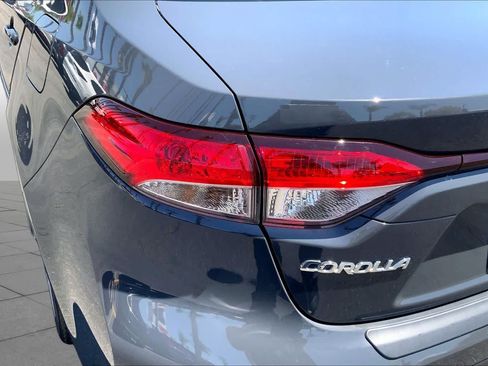 Used 2024 Toyota Corolla LE FWD image 28
