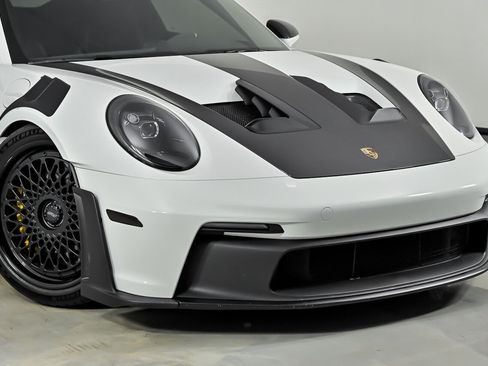 Used 2024 Porsche 911 GT3 RS RWD image 3
