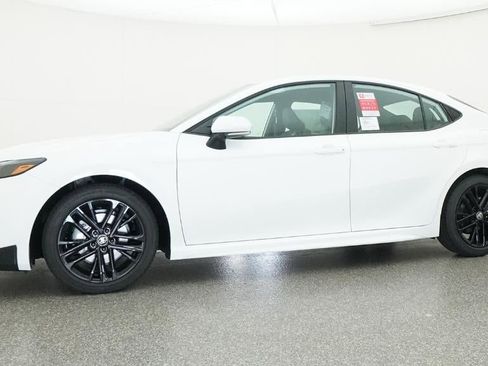 New 2026 Toyota Camry SE FWD image 18