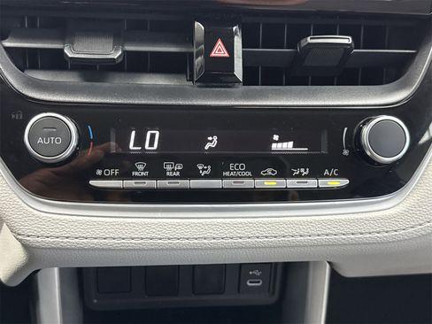 Used 2023 Toyota Corolla Cross LE image 27