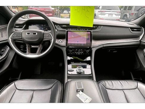 Used 2024 Jeep Grand Cherokee L Limited w/ Luxury Tech Group II AWD/4WD image 15