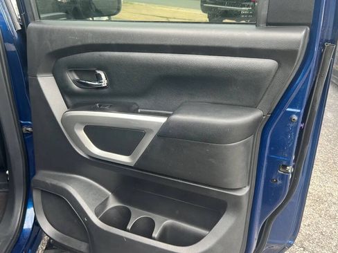 Used 2019 Nissan Titan SV w/ SV Convenience Package AWD/4WD image 24