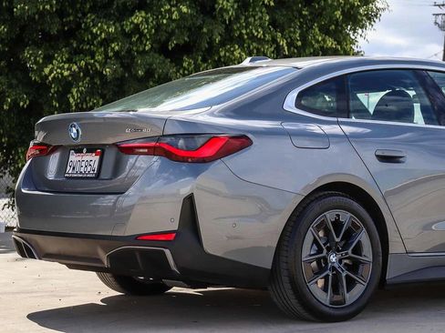 Used 2025 BMW i4 eDrive40 w/ Parking Assistance Package RWD image 11