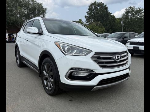 Used 2017 Hyundai Santa Fe Sport FWD image 1