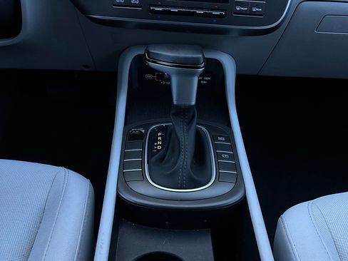 Used 2025 Hyundai Kona SEL image 23
