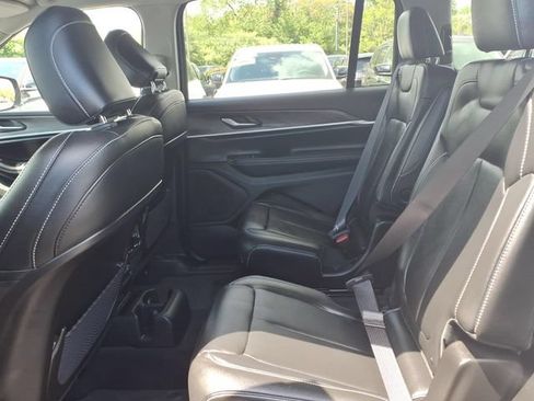 Certified 2023 Jeep Grand Cherokee L Limited AWD/4WD image 16