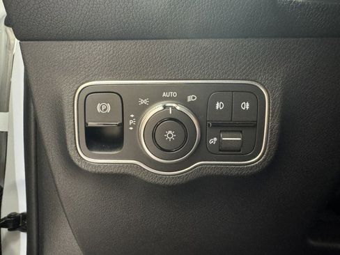 Certified 2025 Mercedes-Benz GLB 250 image 18