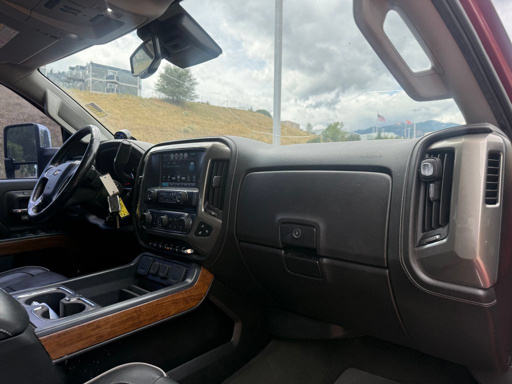 Used 2018 Chevrolet Silverado 2500 High Country w/ Duramax Plus Package AWD/4WD image 28