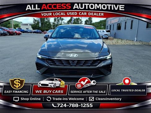 Used 2024 Hyundai Elantra Limited FWD image 2