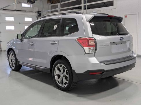 Used 2017 Subaru Forester 2.5i Touring AWD/4WD image 10