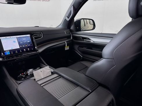 New 2026 Jeep Grand Wagoneer 4WD image 22