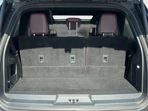 Used 2024 Ford Expedition Limited image 19