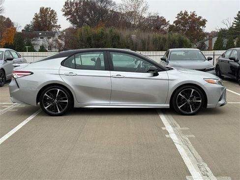 Used 2020 Toyota Camry XSE image 2