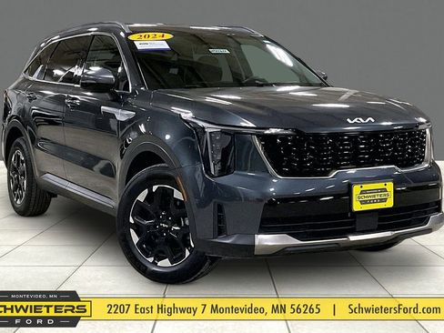 Used 2024 Kia Sorento S image 1