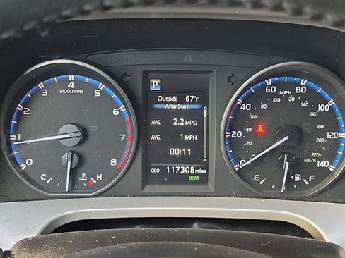 Used 2018 Toyota RAV4 XLE AWD/4WD image 21