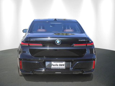Used 2026 BMW 750e xDrive w/ Premium Package AWD/4WD image 5