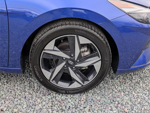 Used 2023 Hyundai Elantra SEL w/ Convenience Package image 9