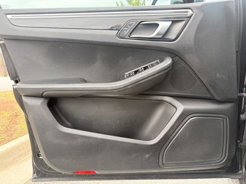 Used 2018 Porsche Macan Sport Edition image 42