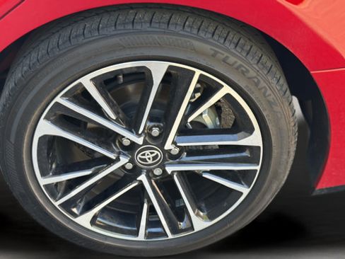 Used 2025 Toyota Camry XLE FWD image 31