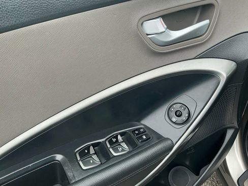 Used 2018 Hyundai Santa Fe Sport FWD image 16