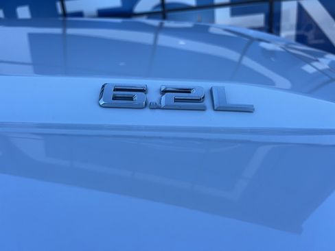 Used 2024 Chevrolet Silverado 1500 High Country w/ Technology Package image 16