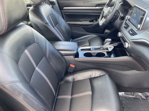 Used 2025 Nissan Altima 2.5 SR image 9