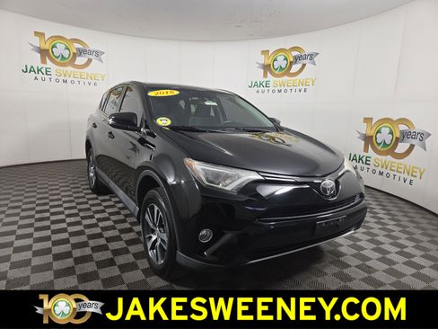 Used 2018 Toyota RAV4 XLE AWD/4WD image 1