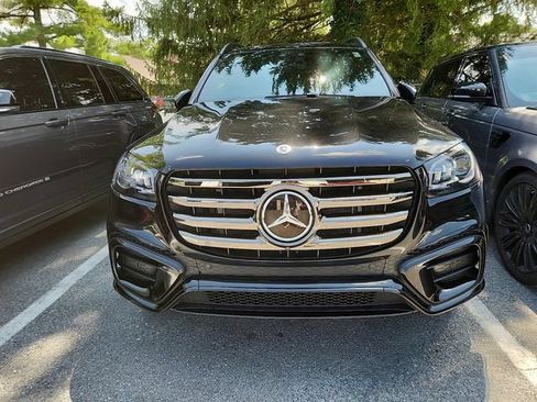 Used 2024 Mercedes-Benz GLS 580 4MATIC image 2